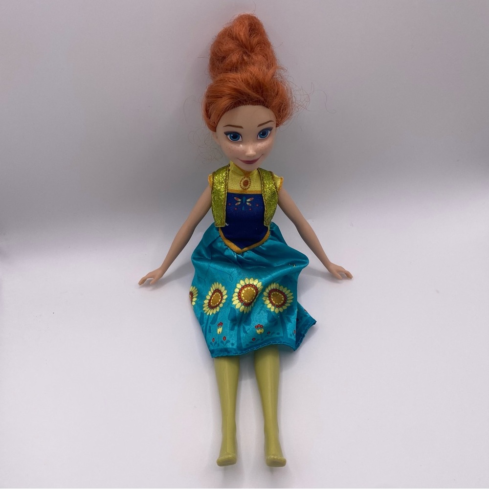 Disney Anna Doll with Blue and Gold Dress - Picture 4 of 13
